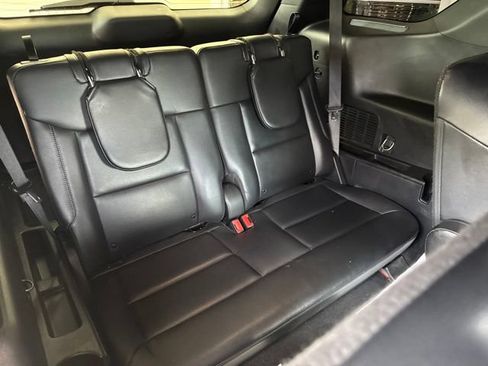 Used 2020 Ford Explorer XLT w/ Equipment Group 202A AWD/4WD image 28