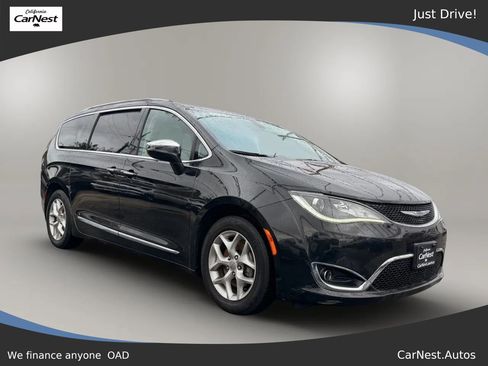 Used 2020 Chrysler Pacifica Limited FWD image 1