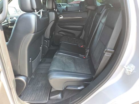 Used 2018 Jeep Grand Cherokee Altitude AWD/4WD image 21