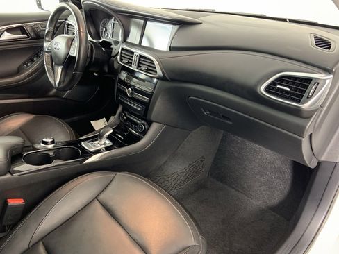 Used 2017 INFINITI QX30 Premium w/ Navigation Package image 27