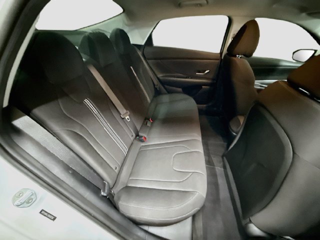 Used 2021 Hyundai Elantra SEL FWD image 26