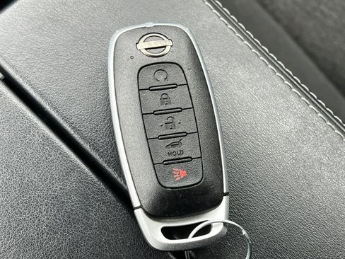 Certified 2025 Nissan Rogue SV image 27