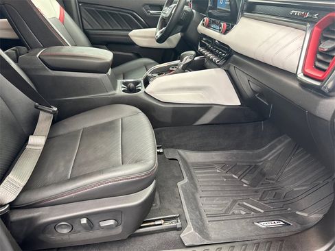 Certified 2024 GMC Canyon AT4X image 14