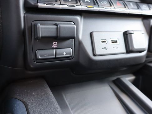 Used 2021 Chevrolet Silverado 3500 LTZ w/ LTZ Convenience Package image 17