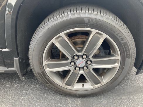 Used 2017 GMC Acadia Denali w/ Technology Package image 28