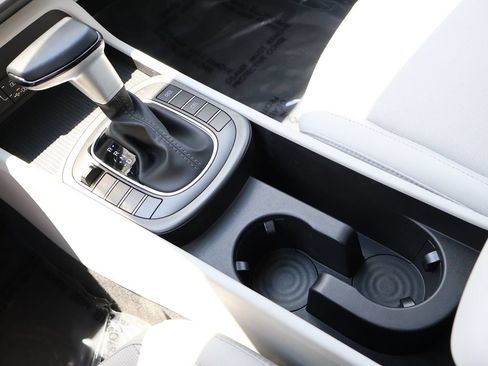 Used 2025 Hyundai Kona SEL AWD/4WD image 36
