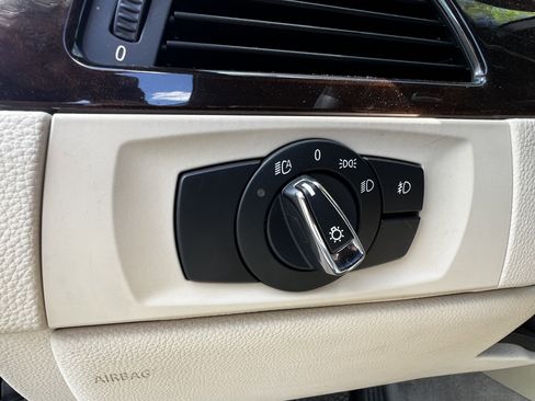 Used 2010 BMW 328i Convertible image 15