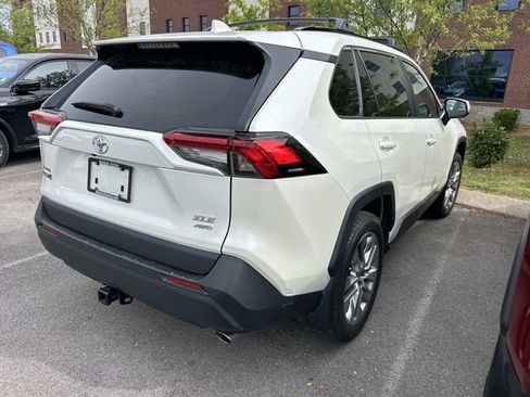 Used 2022 Toyota RAV4 XLE Premium AWD/4WD image 3