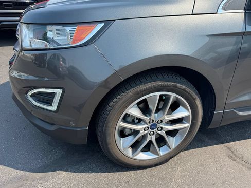 Used 2018 Ford Edge Titanium w/ Equipment Group 302A AWD/4WD image 3