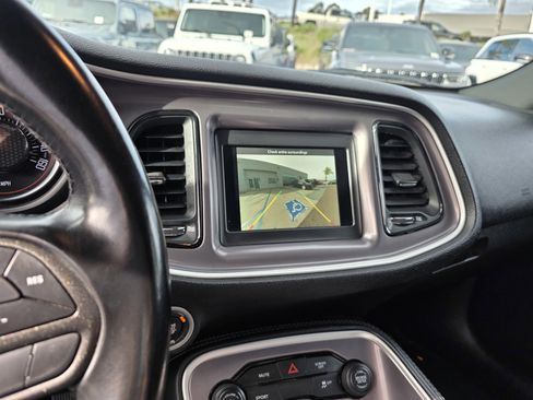 Certified 2022 Dodge Challenger SXT image 17