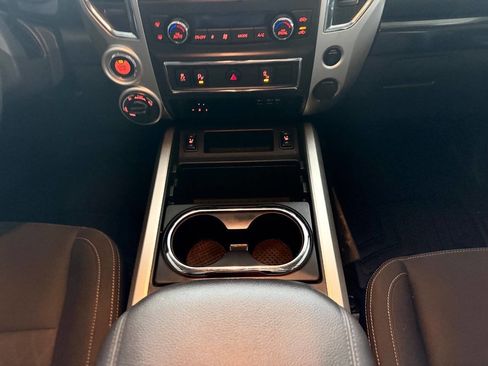 Used 2019 Nissan Titan SV w/ SV Convenience Package image 48