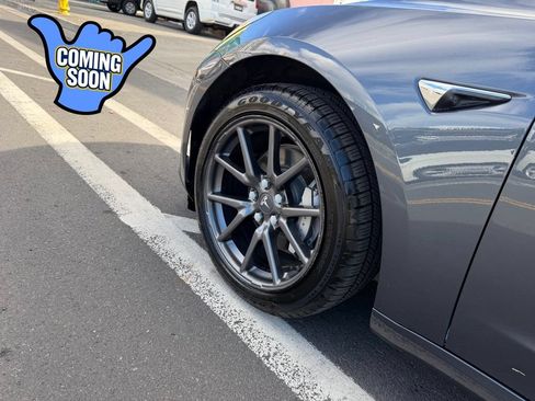 Used 2019 Tesla Model 3 Standard Range RWD image 8