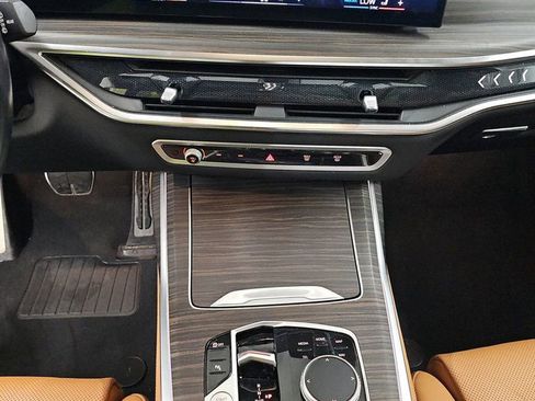 Used 2024 BMW X7 xDrive40i w/ M Sport Package image 8