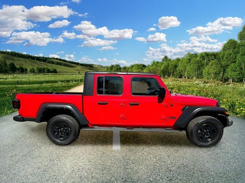 Used 2022 Jeep Gladiator Sport AWD/4WD image 8