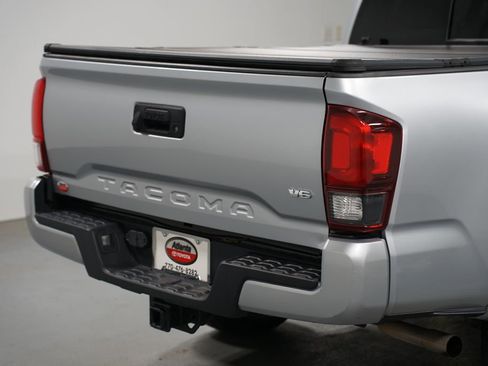 Used 2023 Toyota Tacoma SR5 w/ Technology Package RWD image 9