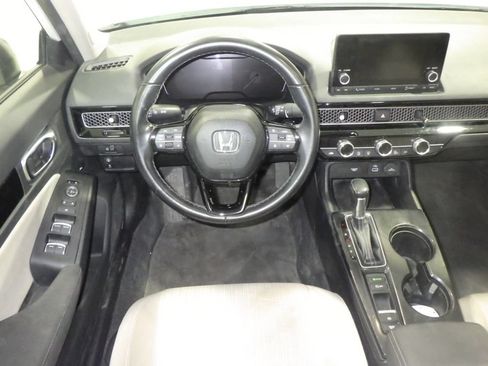 Used 2022 Honda Civic EX image 9