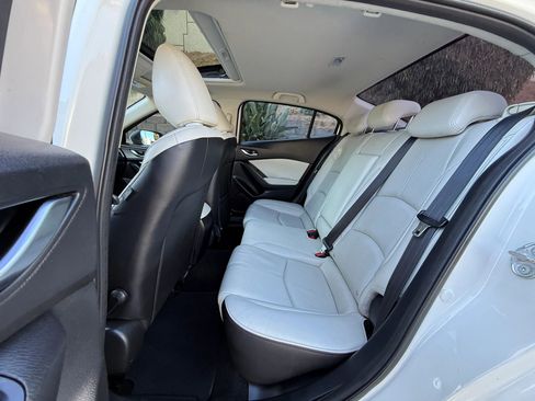 Used 2018 MAZDA MAZDA3 Grand Touring image 17