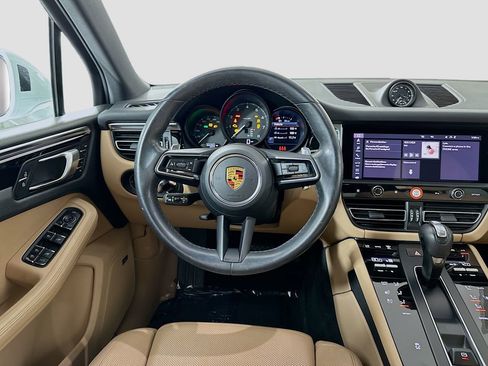 Certified 2023 Porsche Macan AWD/4WD image 25