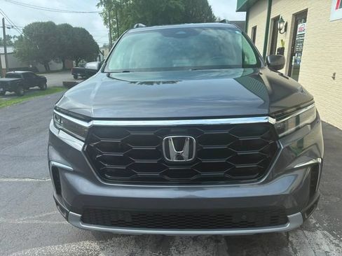 Used 2023 Honda Pilot Touring image 8