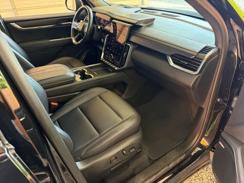 Used 2024 GMC Acadia Elevation w/ Luxury Package FWD image 29