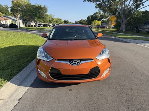 Used 2012 Hyundai Veloster w/ Style Pkg FWD image 7