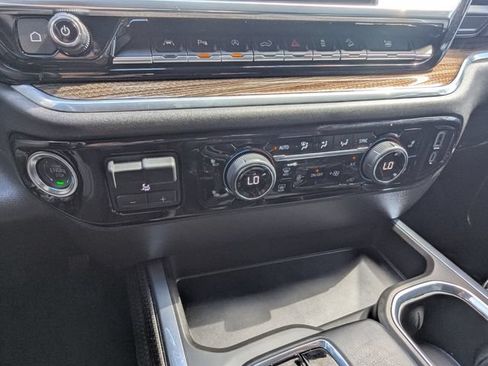 Used 2025 Chevrolet Silverado 1500 LT Trail Boss w/ LT Trail Boss Premium Package AWD/4WD image 21