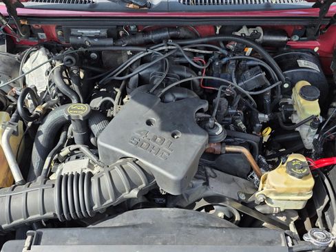 Used 2004 Ford Explorer Sport Trac XLT image 9