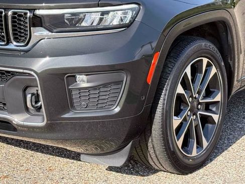 Used 2023 Jeep Grand Cherokee L Overland AWD/4WD image 10