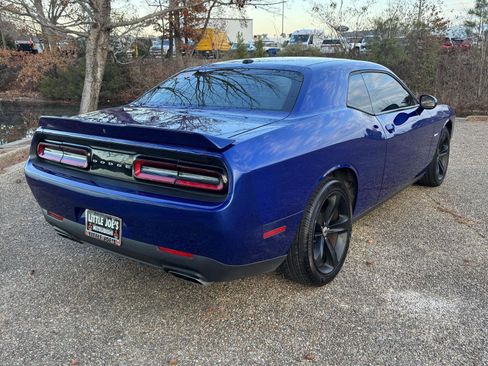 Used 2018 Dodge Challenger R/T image 4