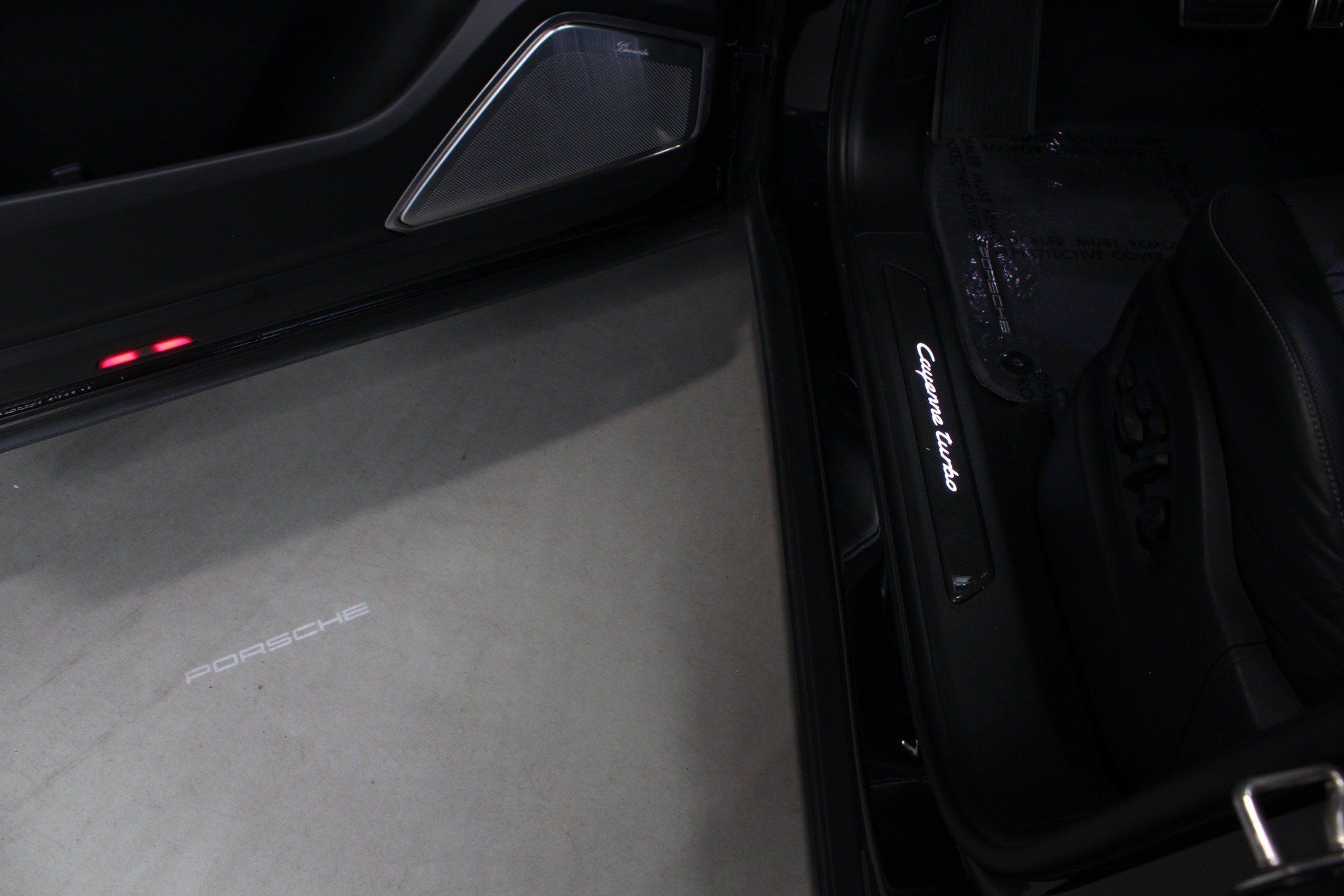 Used 2022 Porsche Cayenne Turbo AWD/4WD image 47