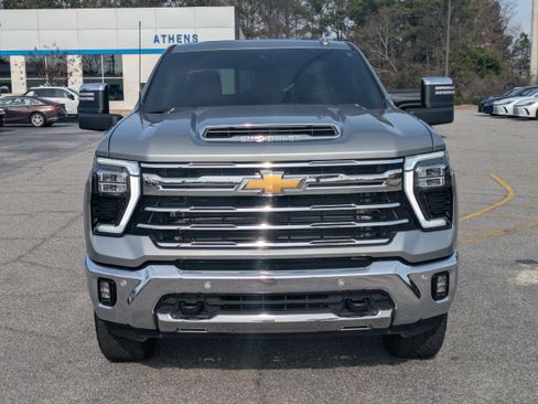Used 2024 Chevrolet Silverado 2500 LTZ w/ LTZ Premium Package image 9