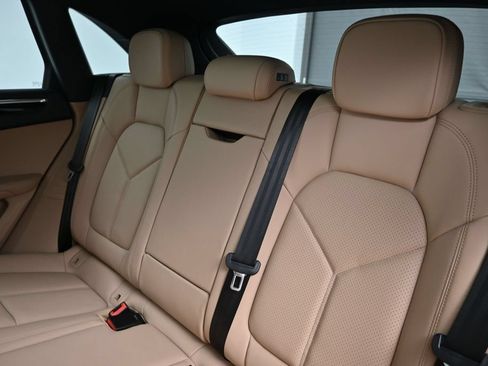 New 2026 Porsche Macan AWD/4WD image 6