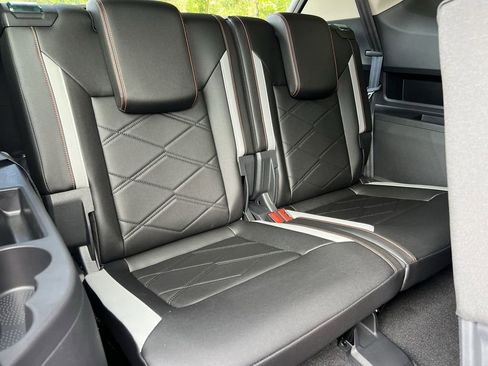 New 2025 Volkswagen Atlas Peak Edition SE image 23