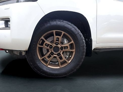 Used 2020 Toyota Land Cruiser Heritage Edition AWD/4WD image 4