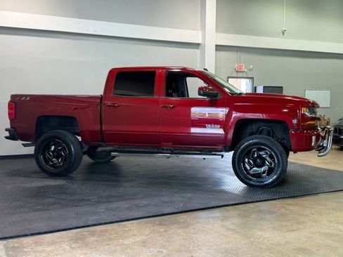 Used 2018 Chevrolet Silverado 1500 LT w/ Texas Edition image 4