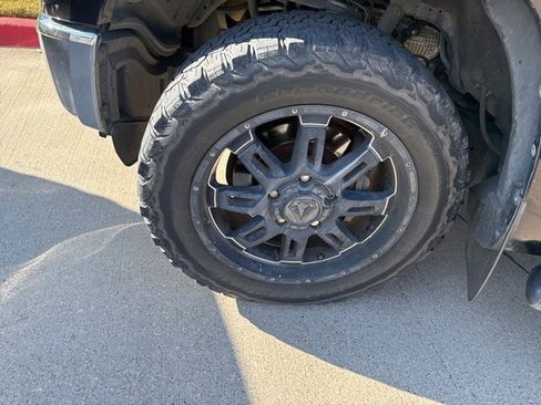 Used 2014 Toyota Tundra SR5 image 9