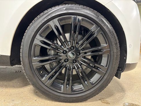 Used 2023 Land Rover Range Rover SE image 11