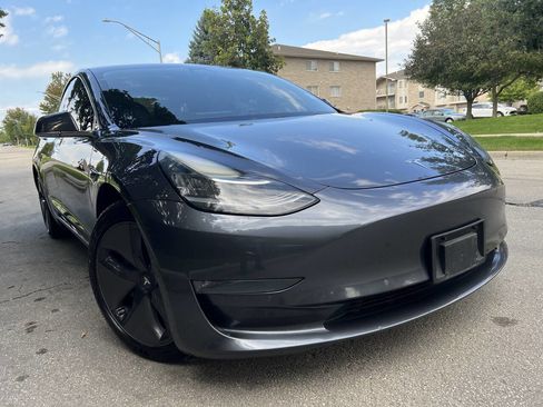 Used 2018 Tesla Model 3 Long Range image 1