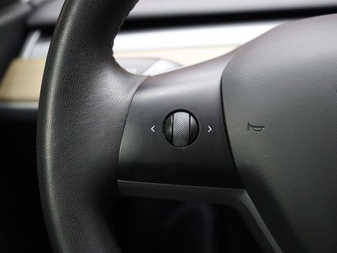 Used 2021 Tesla Model Y Long Range image 49