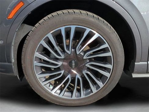 Used 2021 Lincoln Corsair Reserve w/ Equipment Group 201A image 11