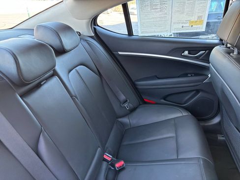Used 2025 Genesis G70 2.5T AWD/4WD image 39