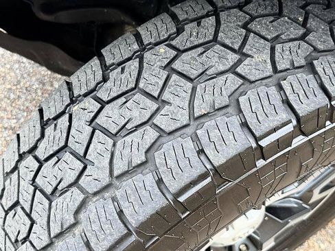 Used 2019 Toyota Tacoma TRD Off-Road AWD/4WD image 44