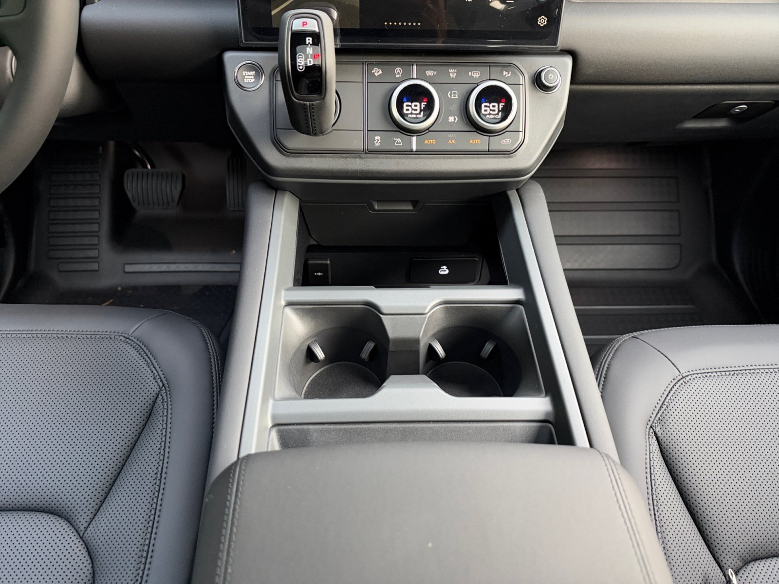New 2026 Land Rover Defender 110 S AWD/4WD image 15