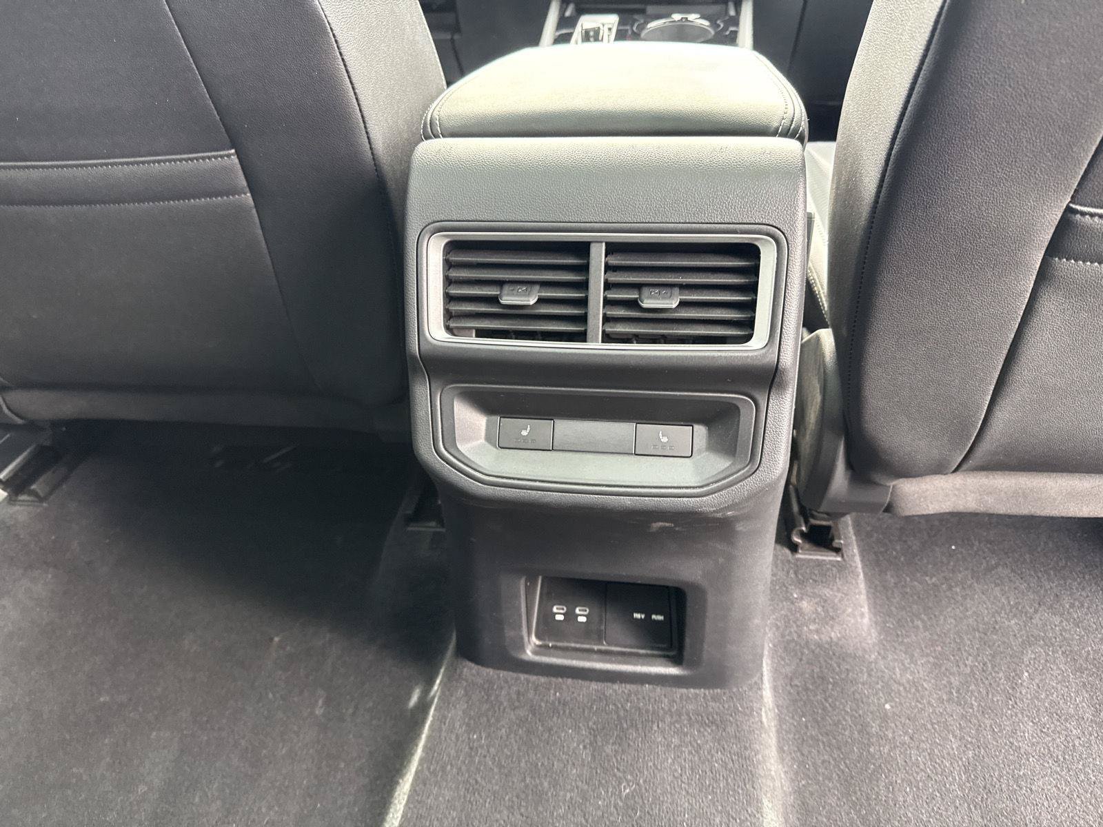Used 2025 Volkswagen Atlas Cross Sport SEL AWD/4WD image 21