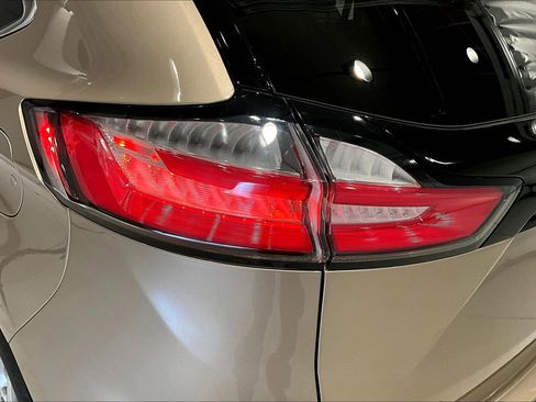 Used 2021 Ford Edge SEL w/ Cargo Accessory Package AWD/4WD image 22