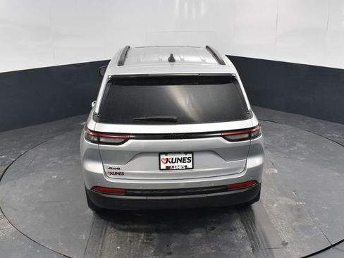 New 2025 Jeep Grand Cherokee Altitude w/ MOPAR Finishing Package AWD/4WD image 45