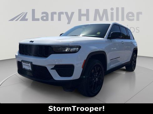 Used 2025 Jeep Grand Cherokee Altitude AWD/4WD image 1