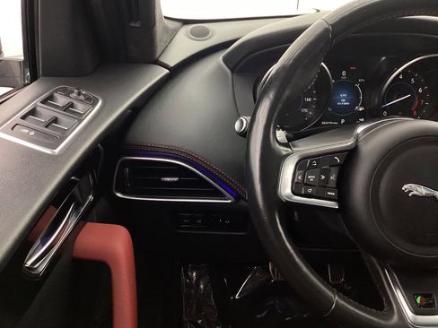 Used 2018 Jaguar F-PACE S image 30