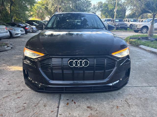 Used 2021 Audi e-tron Premium w/ Convenience Plus Package AWD/4WD image 3