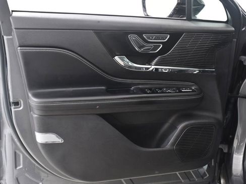 Used 2022 Lincoln Corsair AWD w/ Premium Package image 23